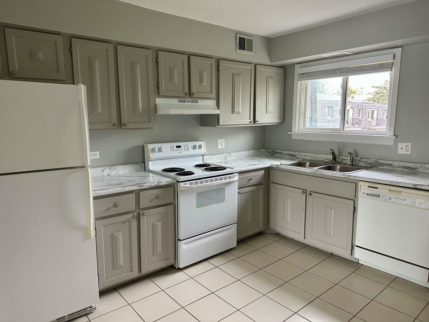904 S Plum Grove Road #301, Palatine, IL 60067