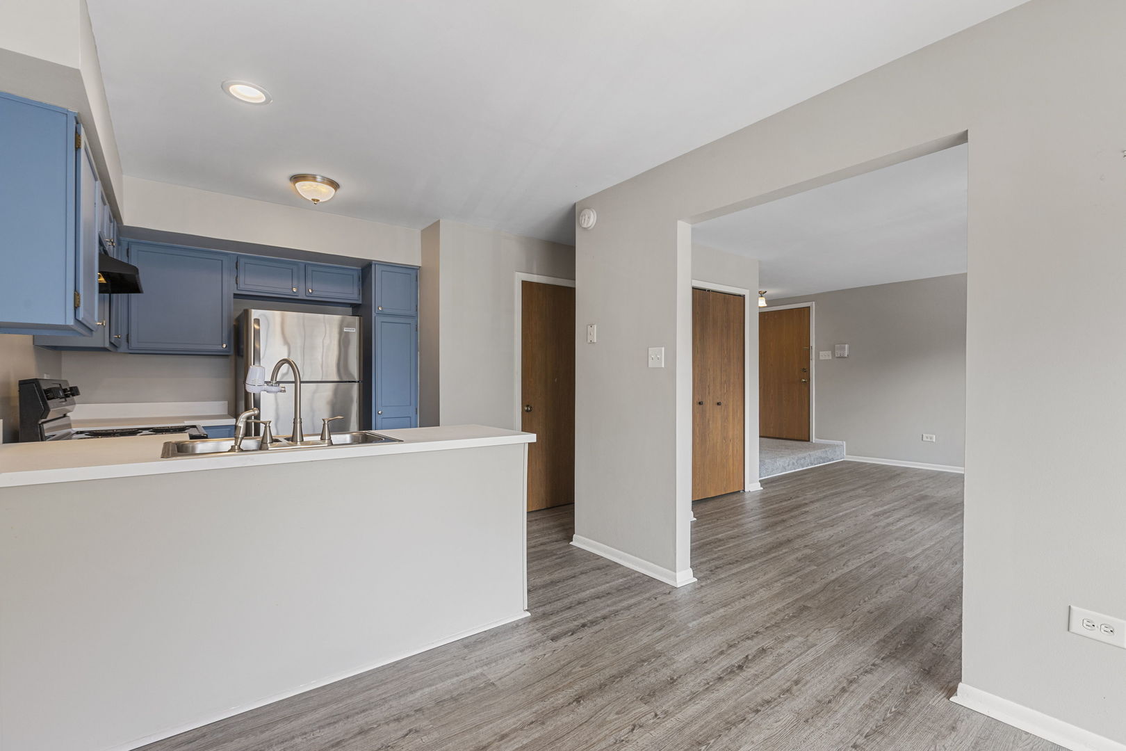 1516 W Jefferson Avenue #E, Naperville, IL 60540