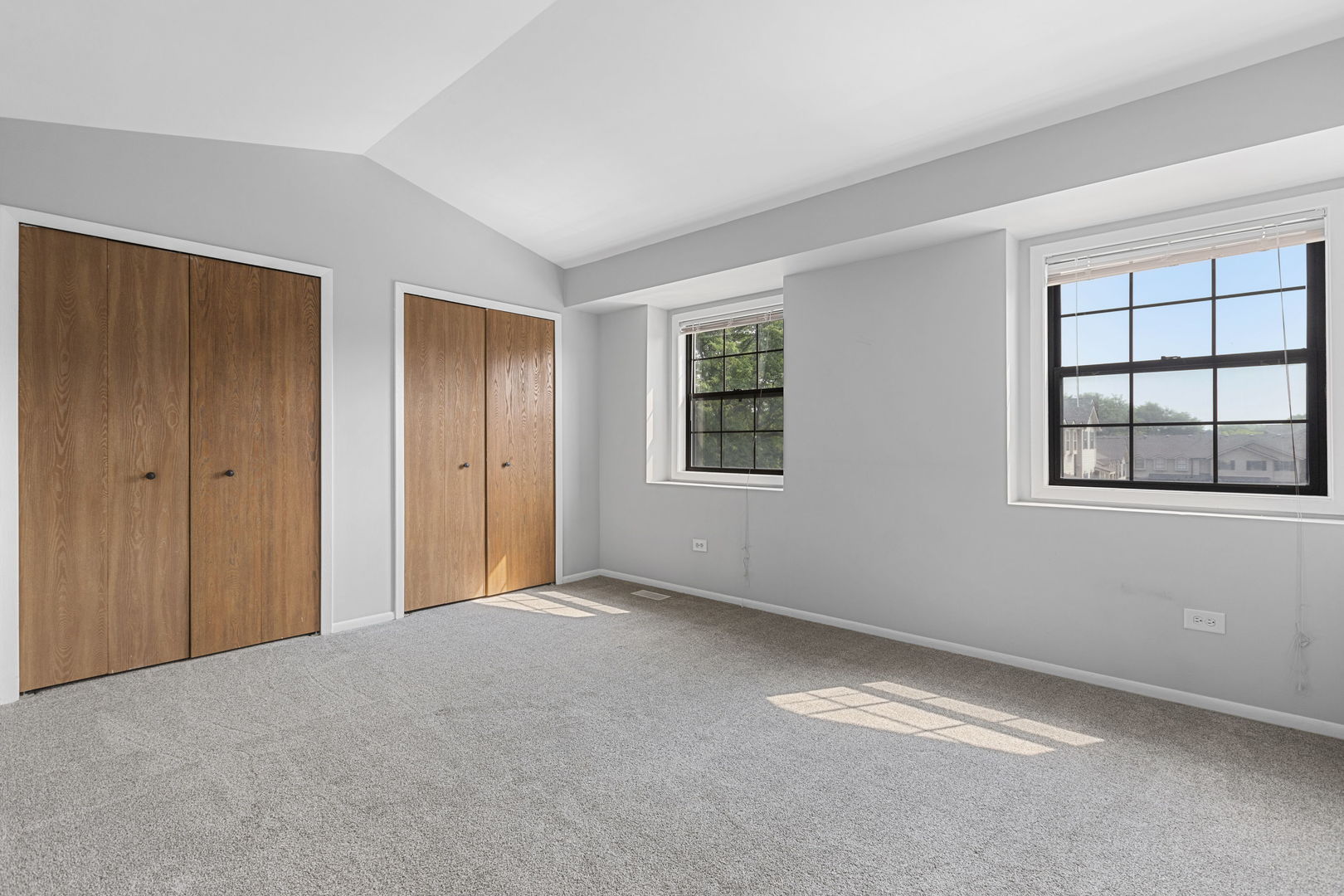 1516 W Jefferson Avenue #E, Naperville, IL 60540
