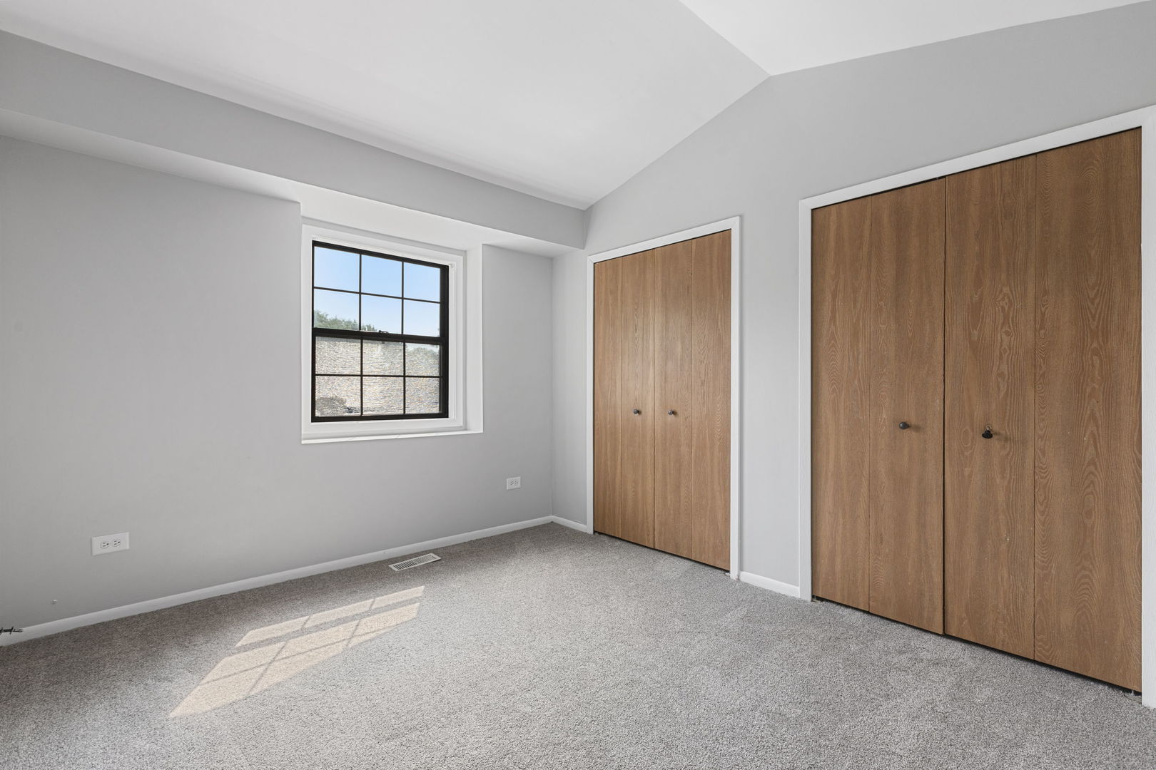 1516 W Jefferson Avenue #E, Naperville, IL 60540
