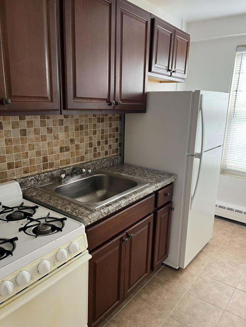 2610 W Berwyn Avenue #512, Chicago, IL 60625