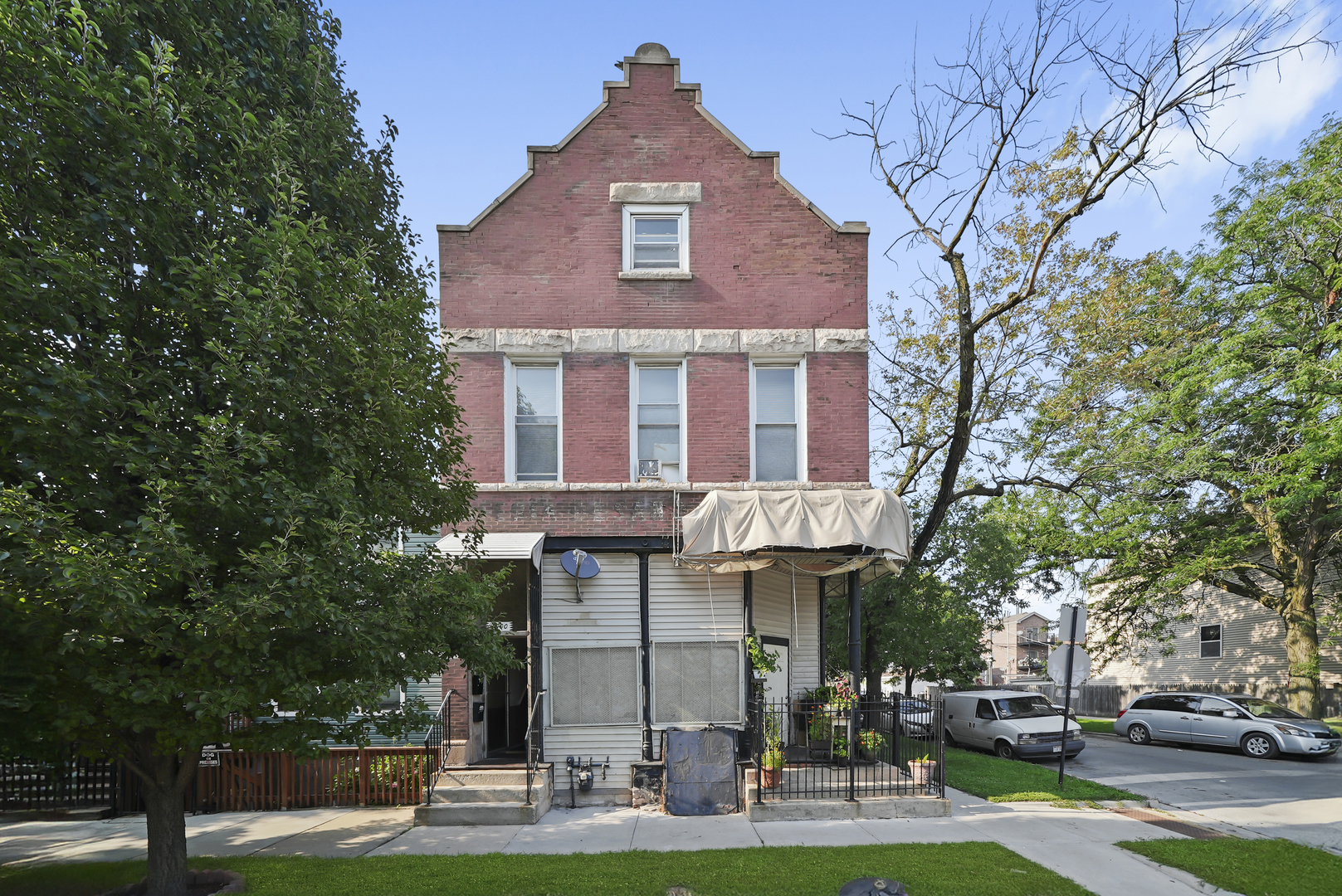 2900 W 25TH Place, Chicago, IL 60623