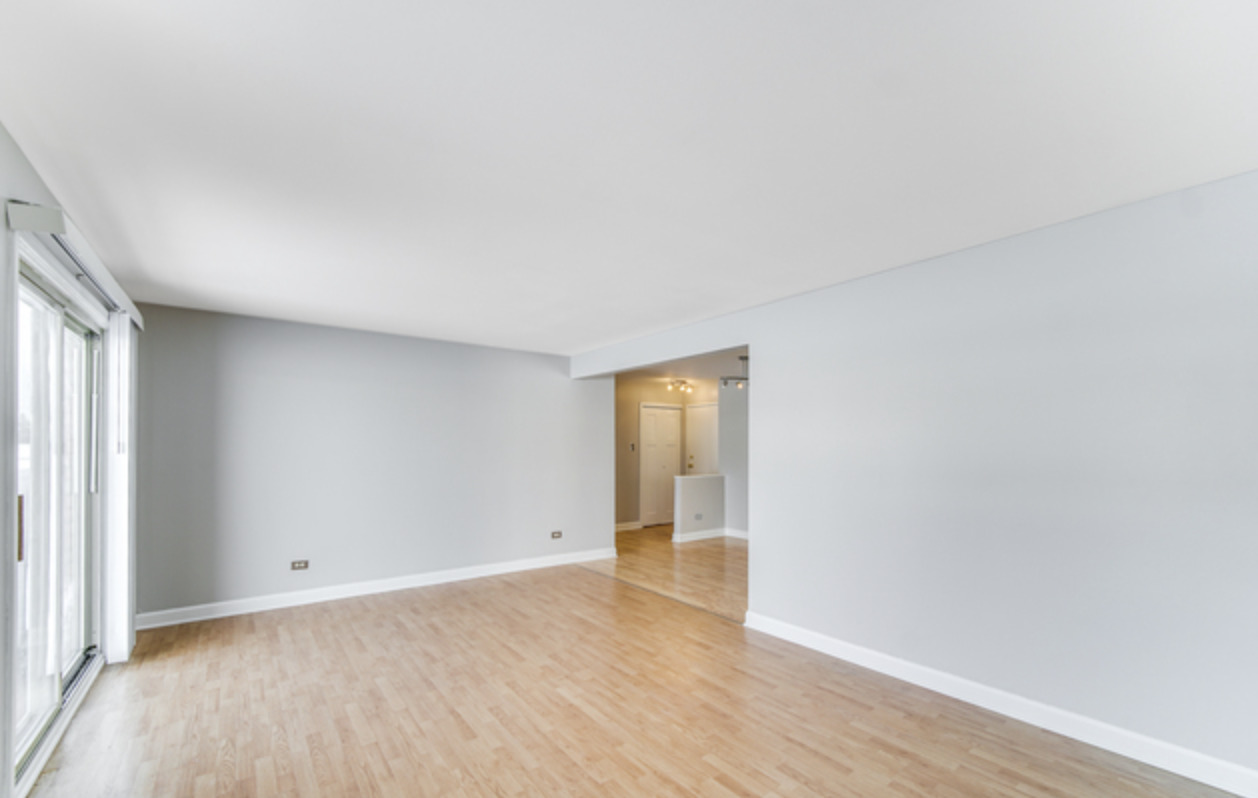 1557 Jill Court #110, Glendale Heights, IL 60139