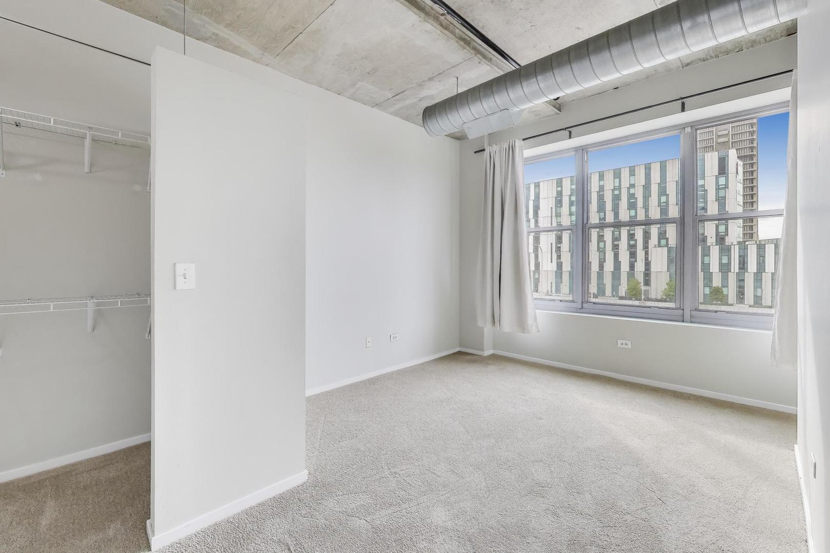 933 W Van Buren Street #311, Chicago, IL 60607