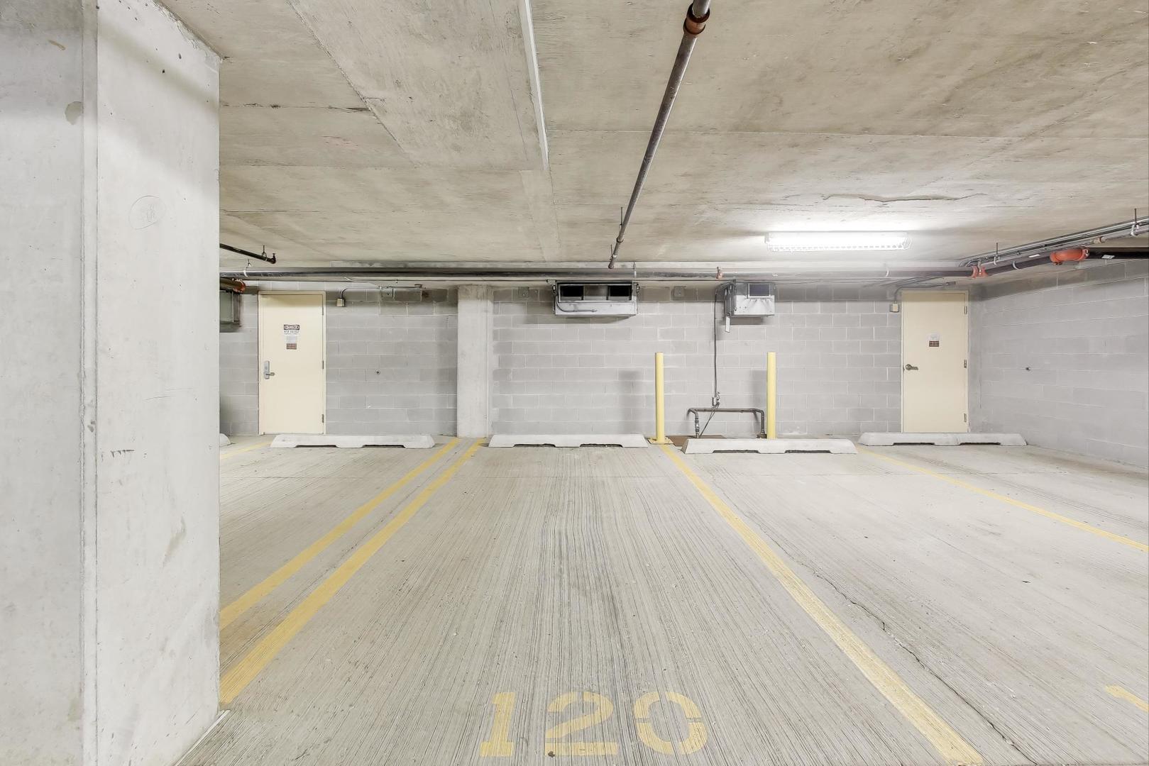 933 W Van Buren Street #311, Chicago, IL 60607
