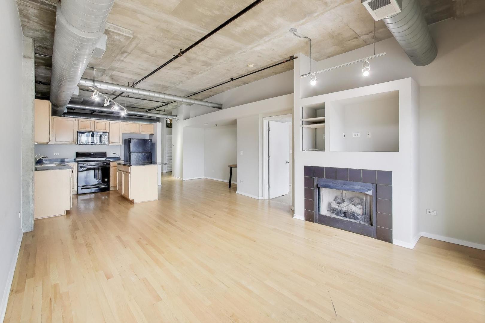 933 W Van Buren Street #311, Chicago, IL 60607