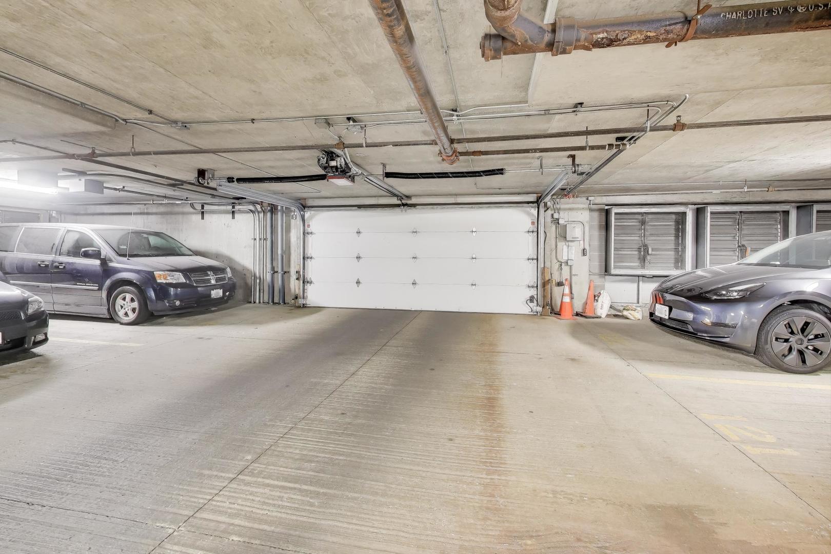 933 W Van Buren Street #311, Chicago, IL 60607