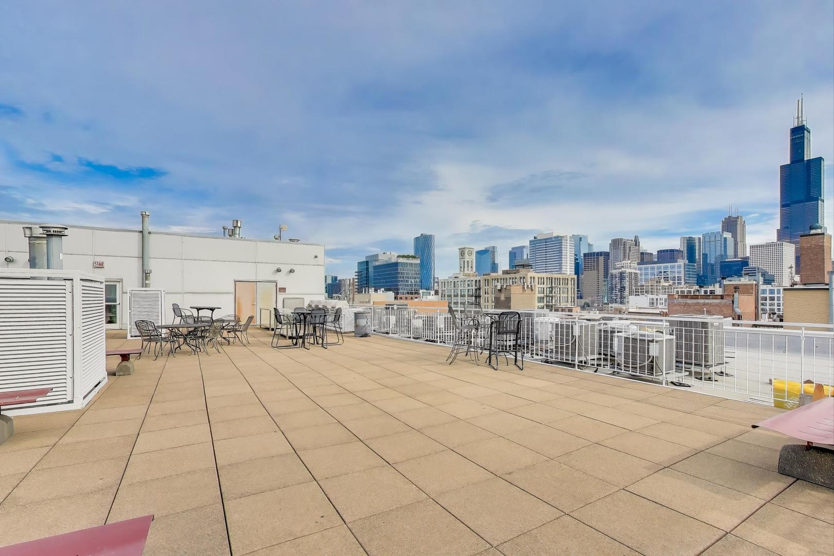 933 W Van Buren Street #311, Chicago, IL 60607