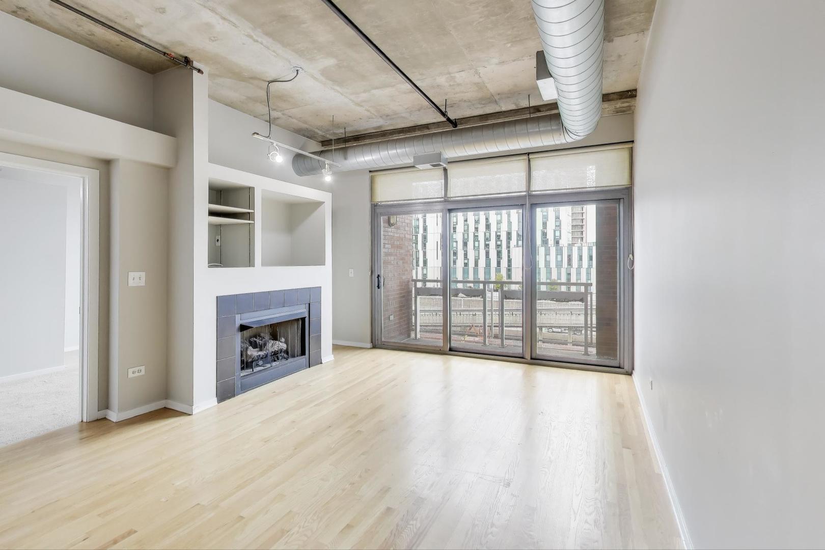 933 W Van Buren Street #311, Chicago, IL 60607
