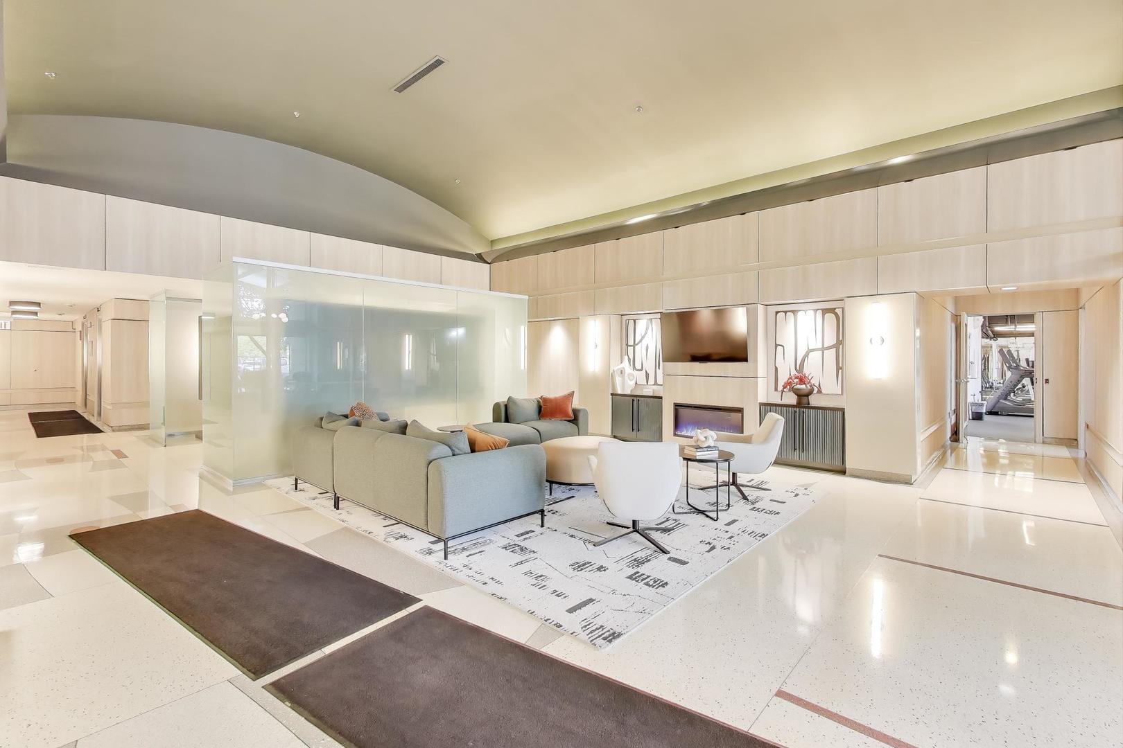 933 W Van Buren Street #311, Chicago, IL 60607