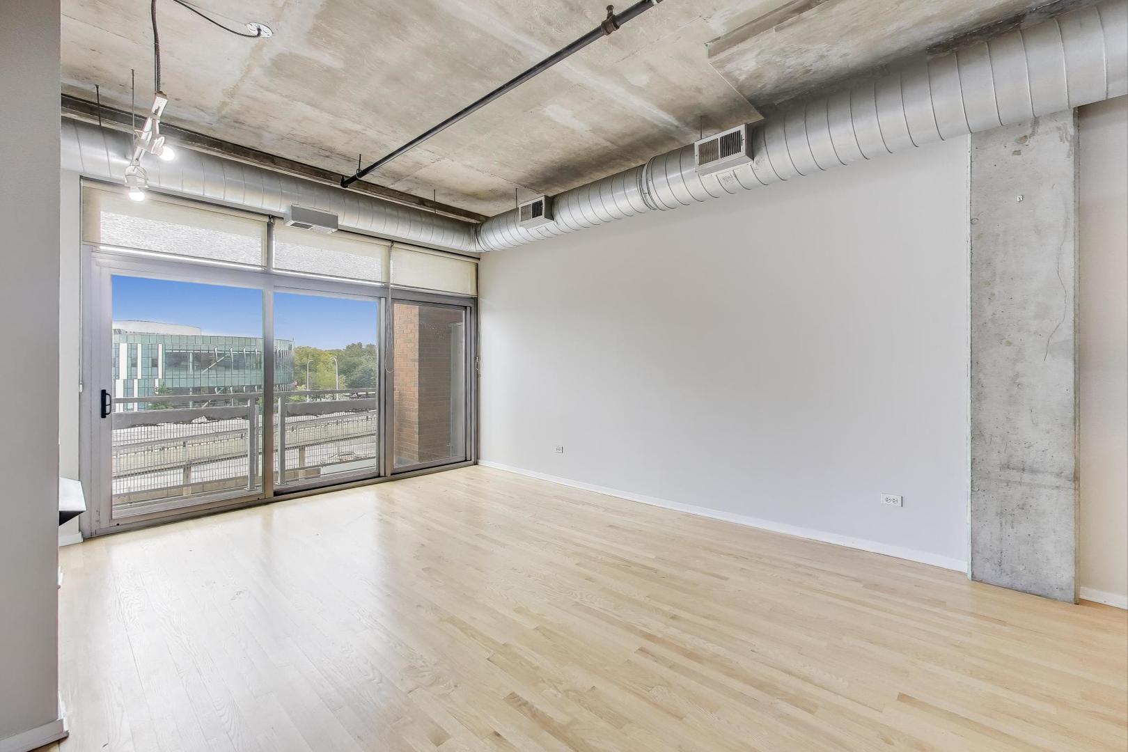933 W Van Buren Street #311, Chicago, IL 60607