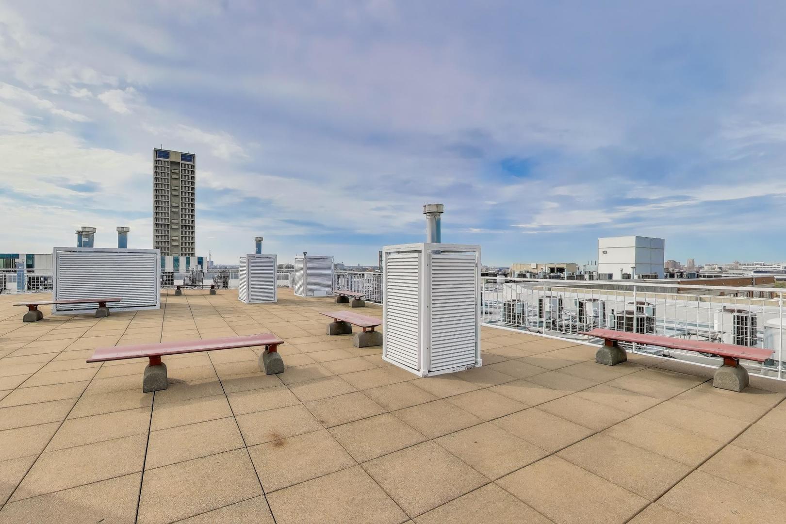 933 W Van Buren Street #311, Chicago, IL 60607