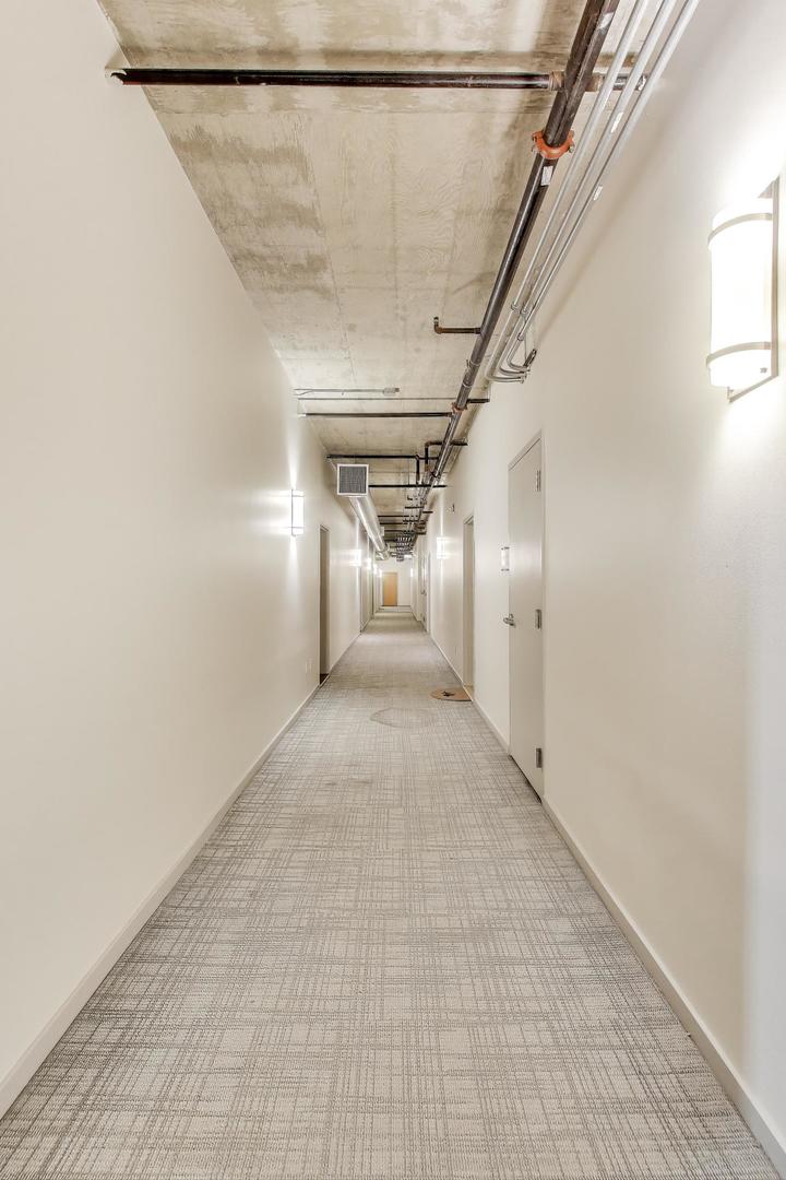 933 W Van Buren Street #311, Chicago, IL 60607