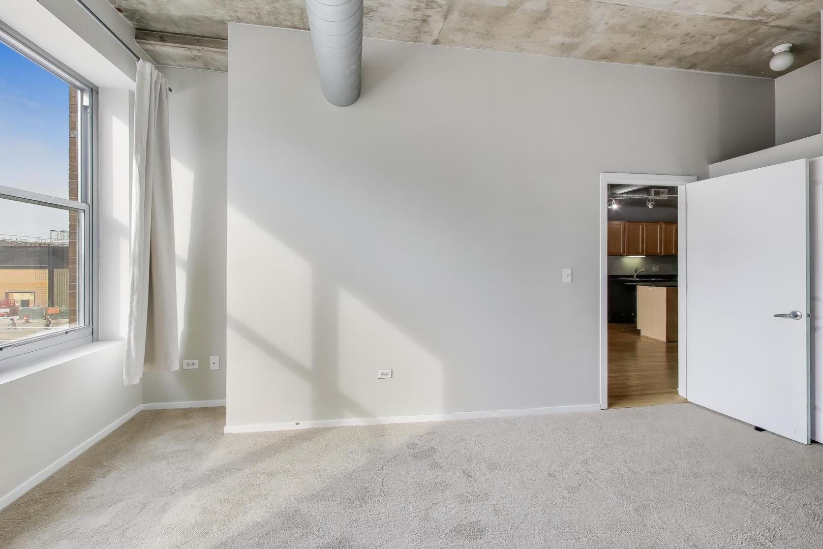 933 W Van Buren Street #311, Chicago, IL 60607