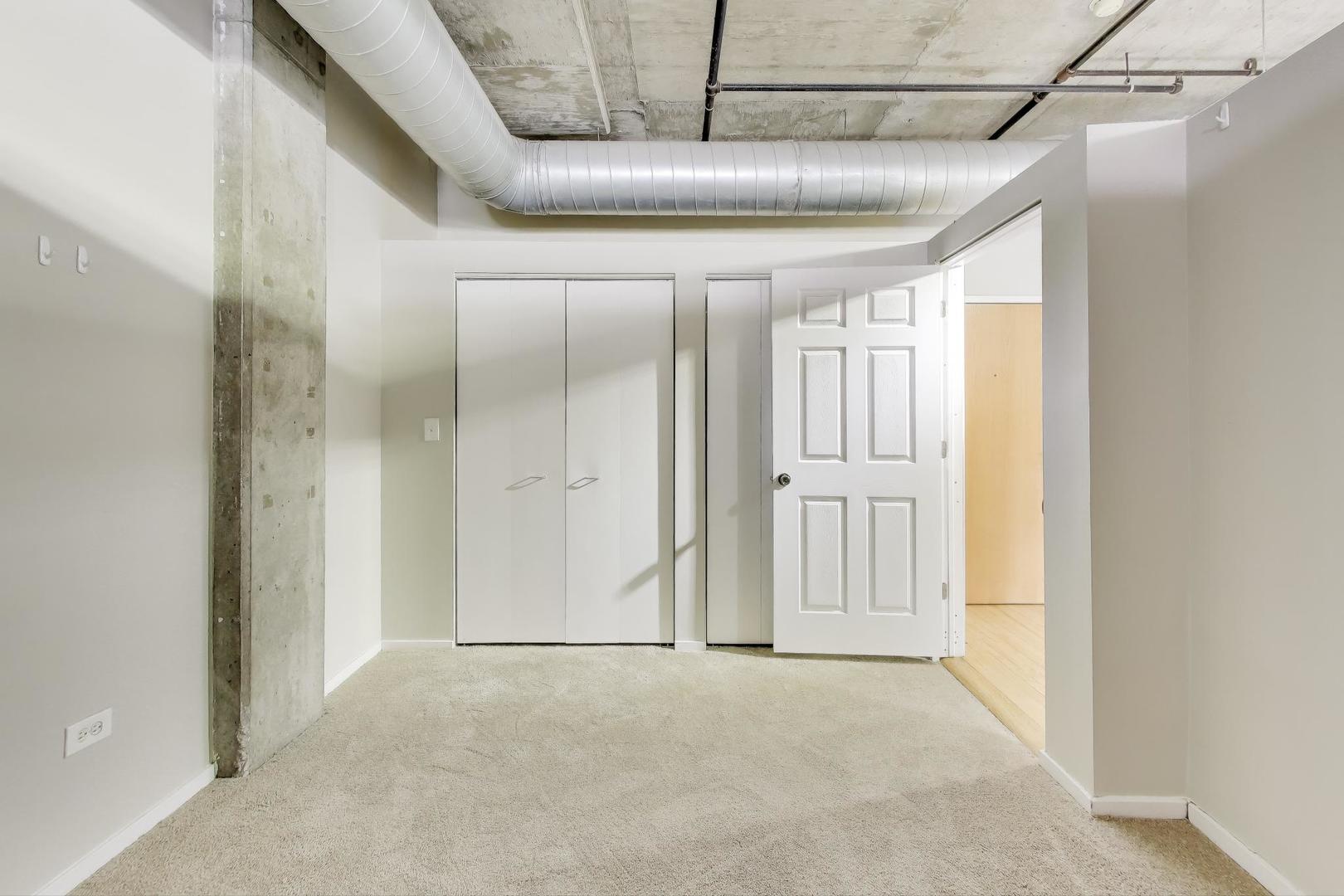 933 W Van Buren Street #311, Chicago, IL 60607