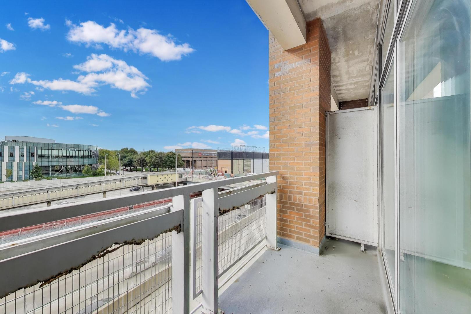 933 W Van Buren Street #311, Chicago, IL 60607