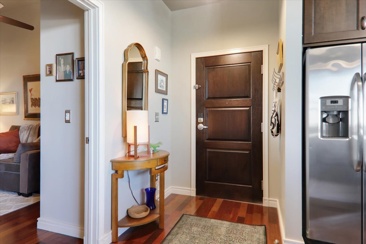 212 N Center Street #603, Bloomington, IL 61701