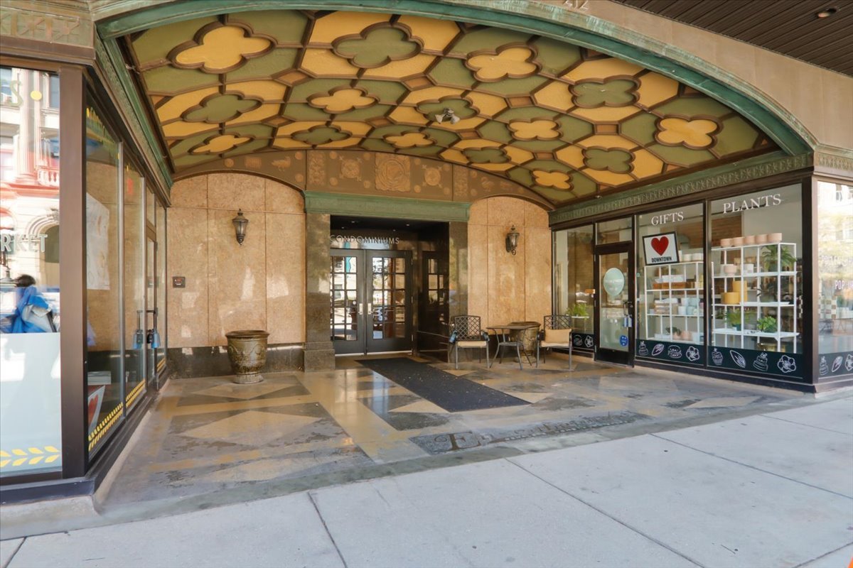 212 N Center Street #603, Bloomington, IL 61701