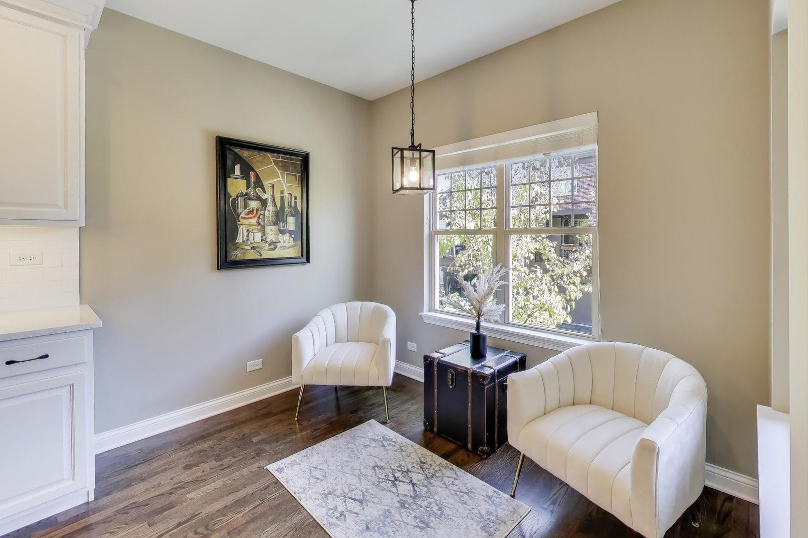 662 Parkside Court, Libertyville, IL 60048