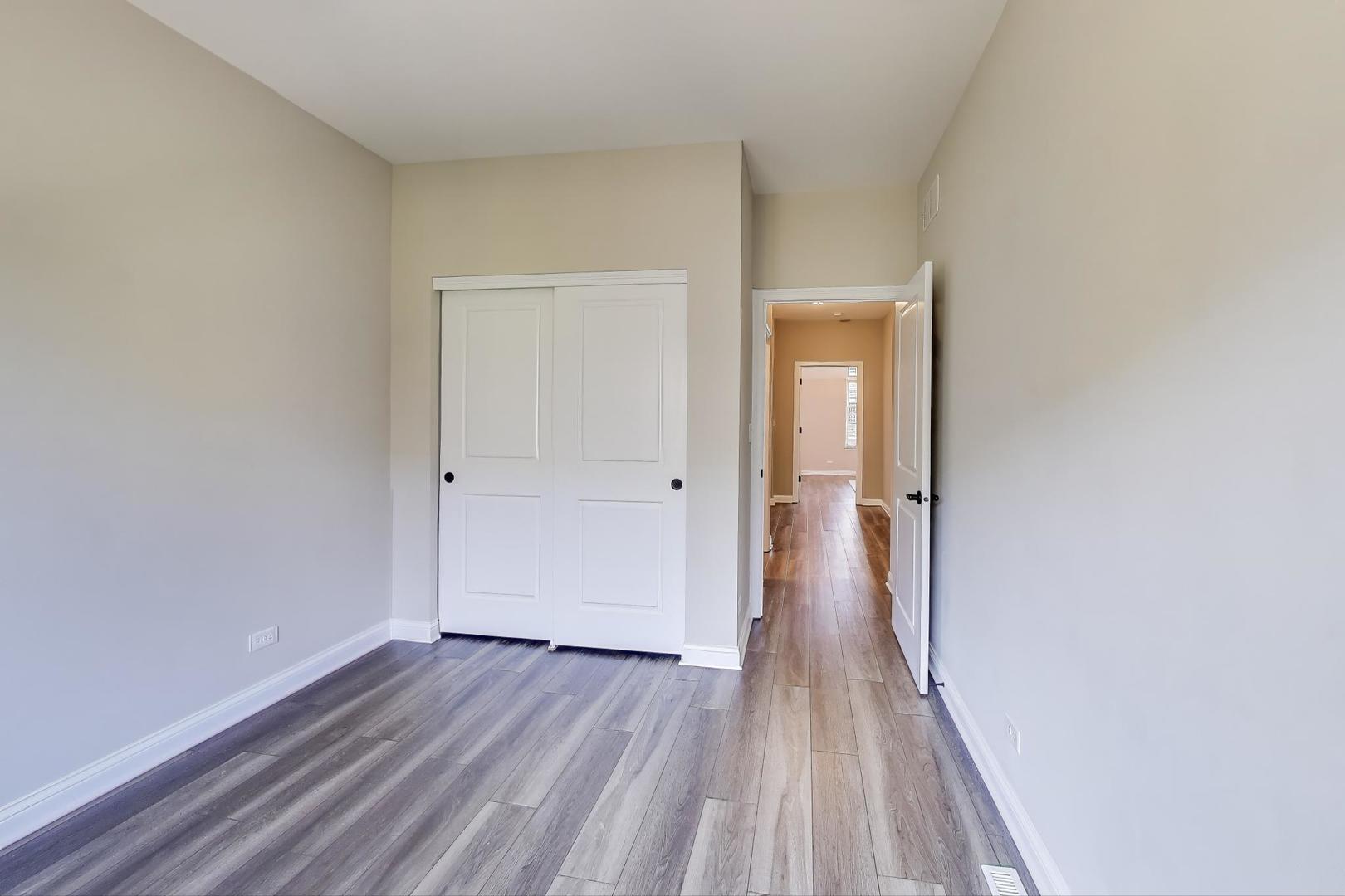 662 Parkside Court, Libertyville, IL 60048