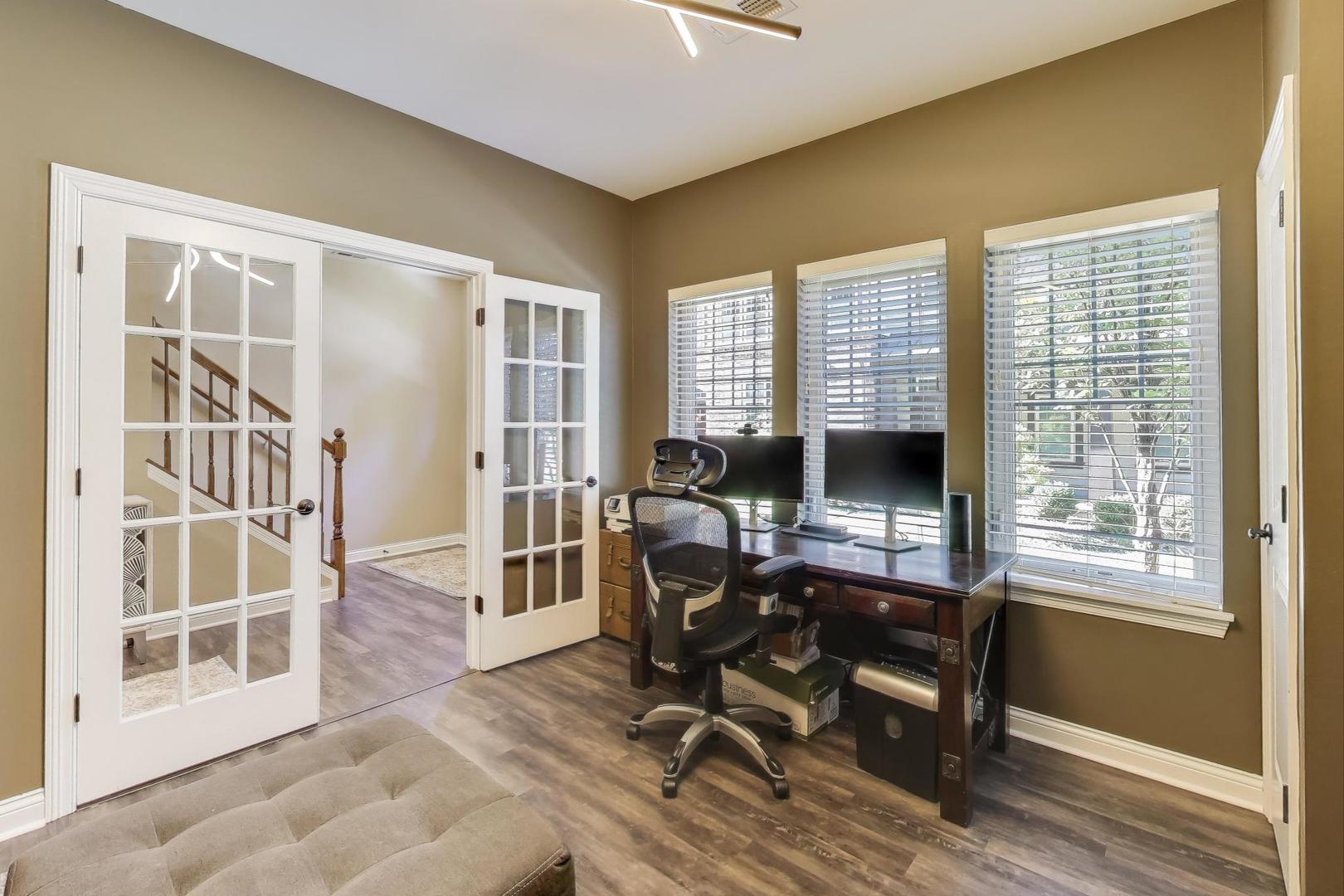 662 Parkside Court, Libertyville, IL 60048