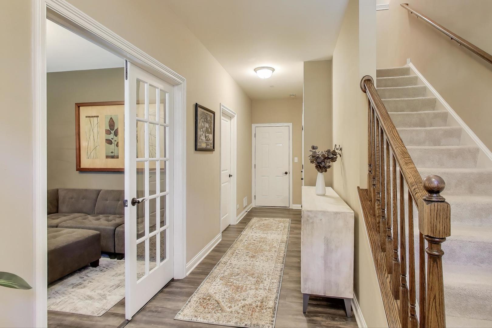 662 Parkside Court, Libertyville, IL 60048