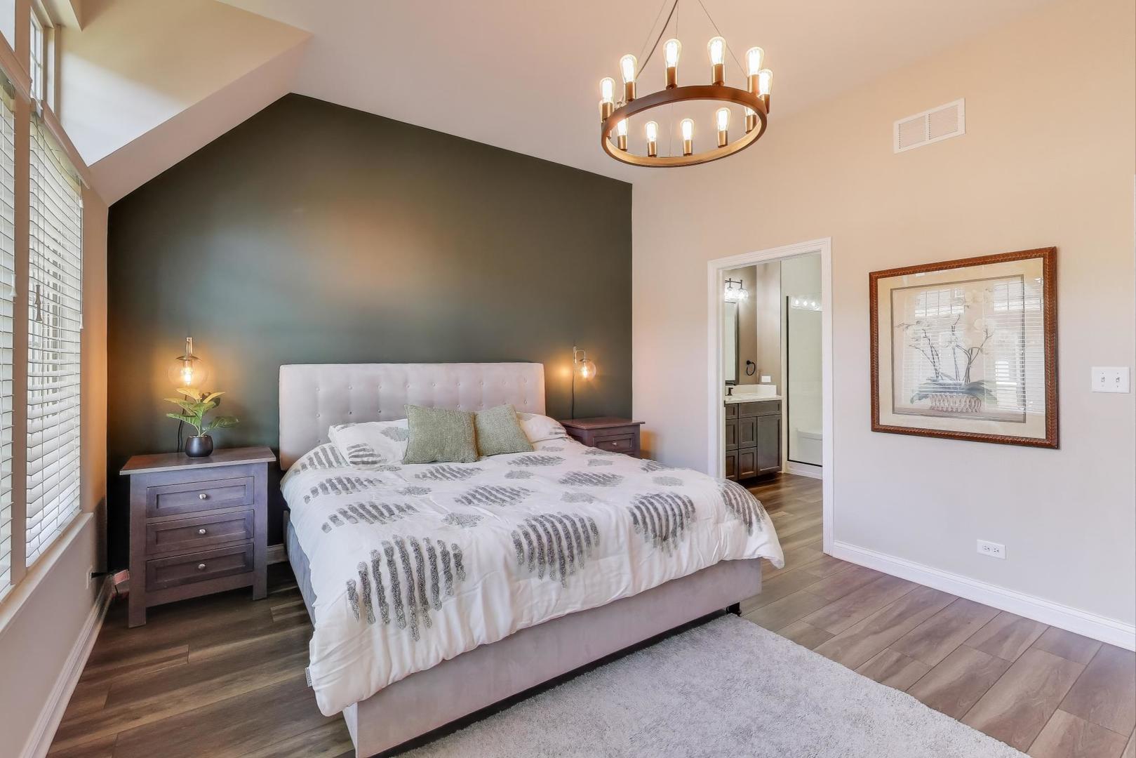 662 Parkside Court, Libertyville, IL 60048