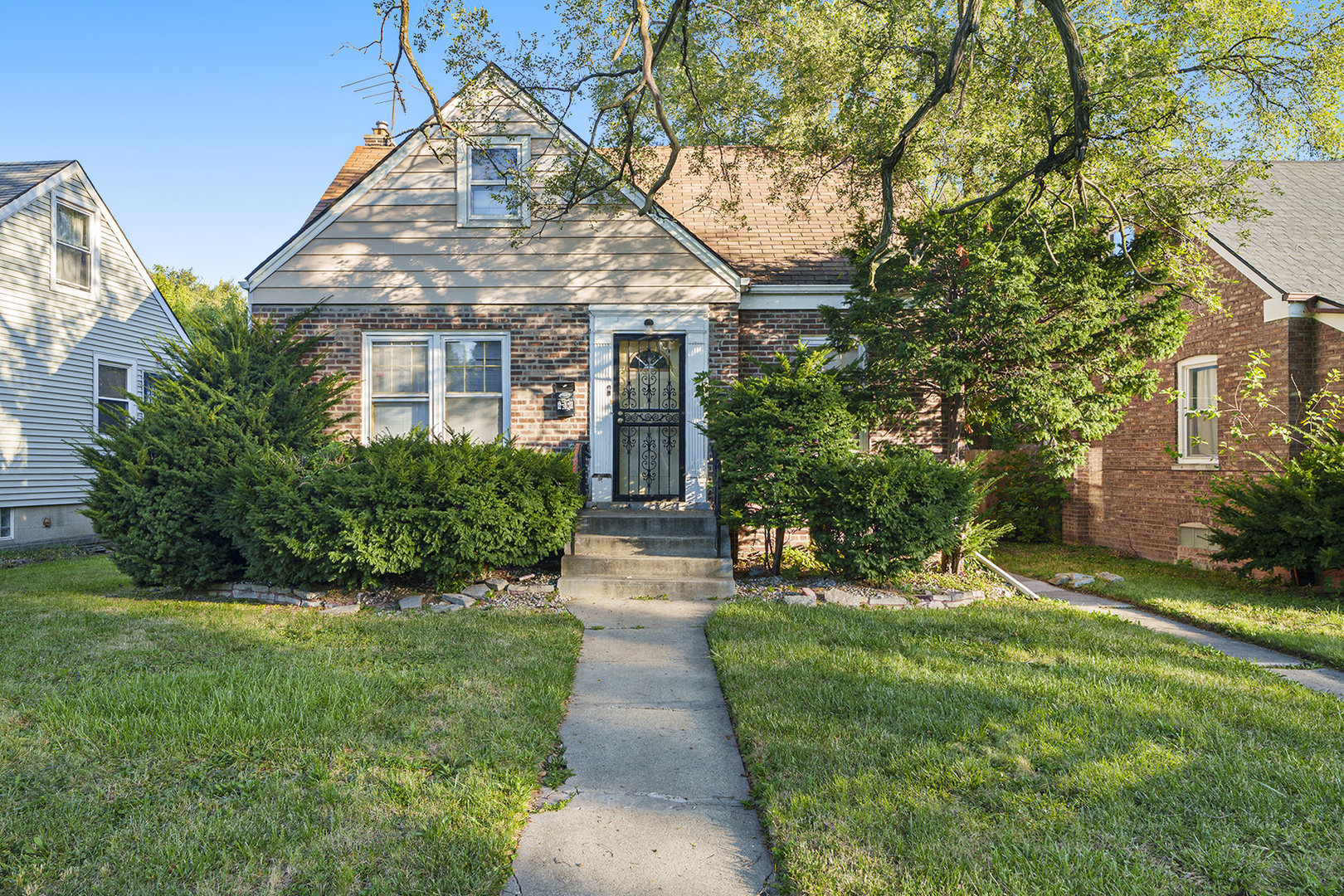 212 E 142nd Place, Dolton, IL 60419