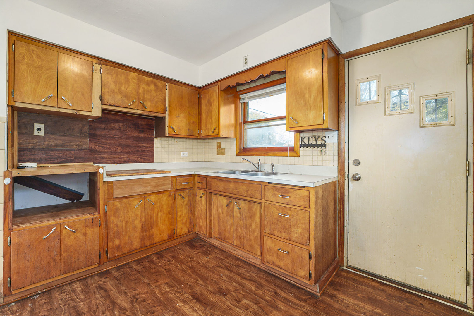 212 E 142nd Place, Dolton, IL 60419