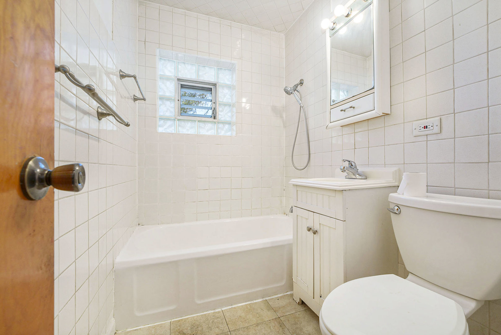 212 E 142nd Place, Dolton, IL 60419