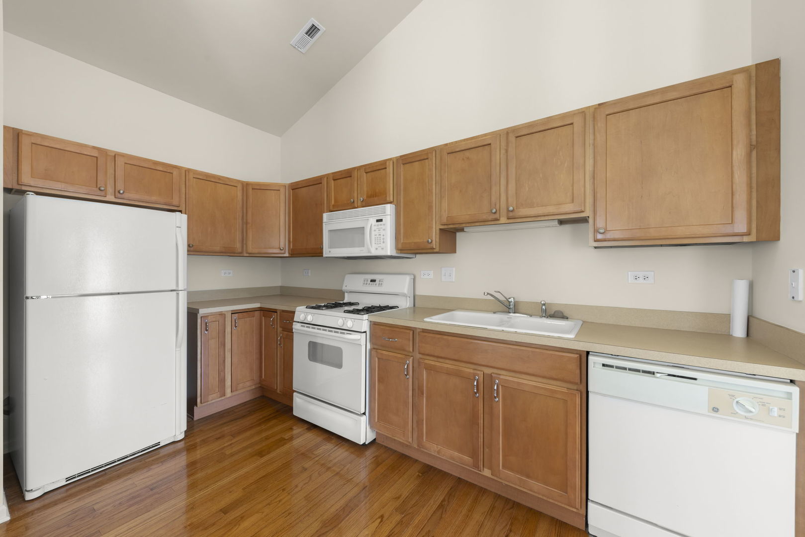 2348 Georgetown Court, Aurora, IL 60503