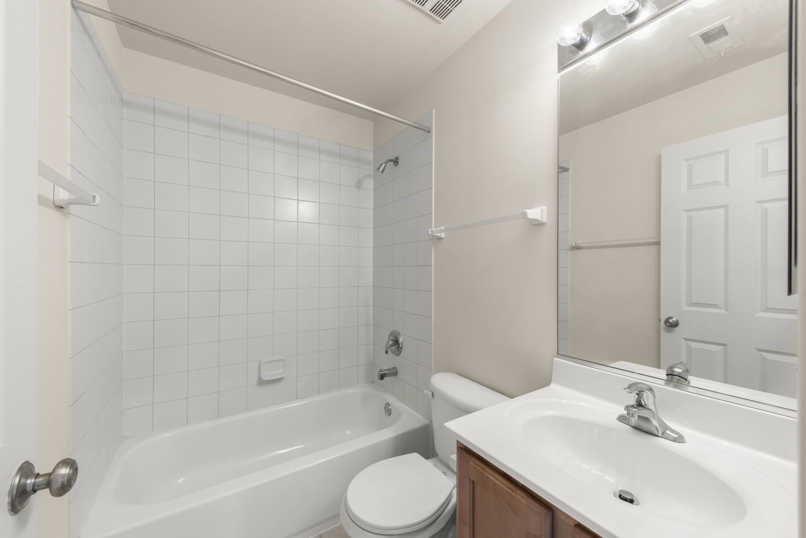 2348 Georgetown Court, Aurora, IL 60503