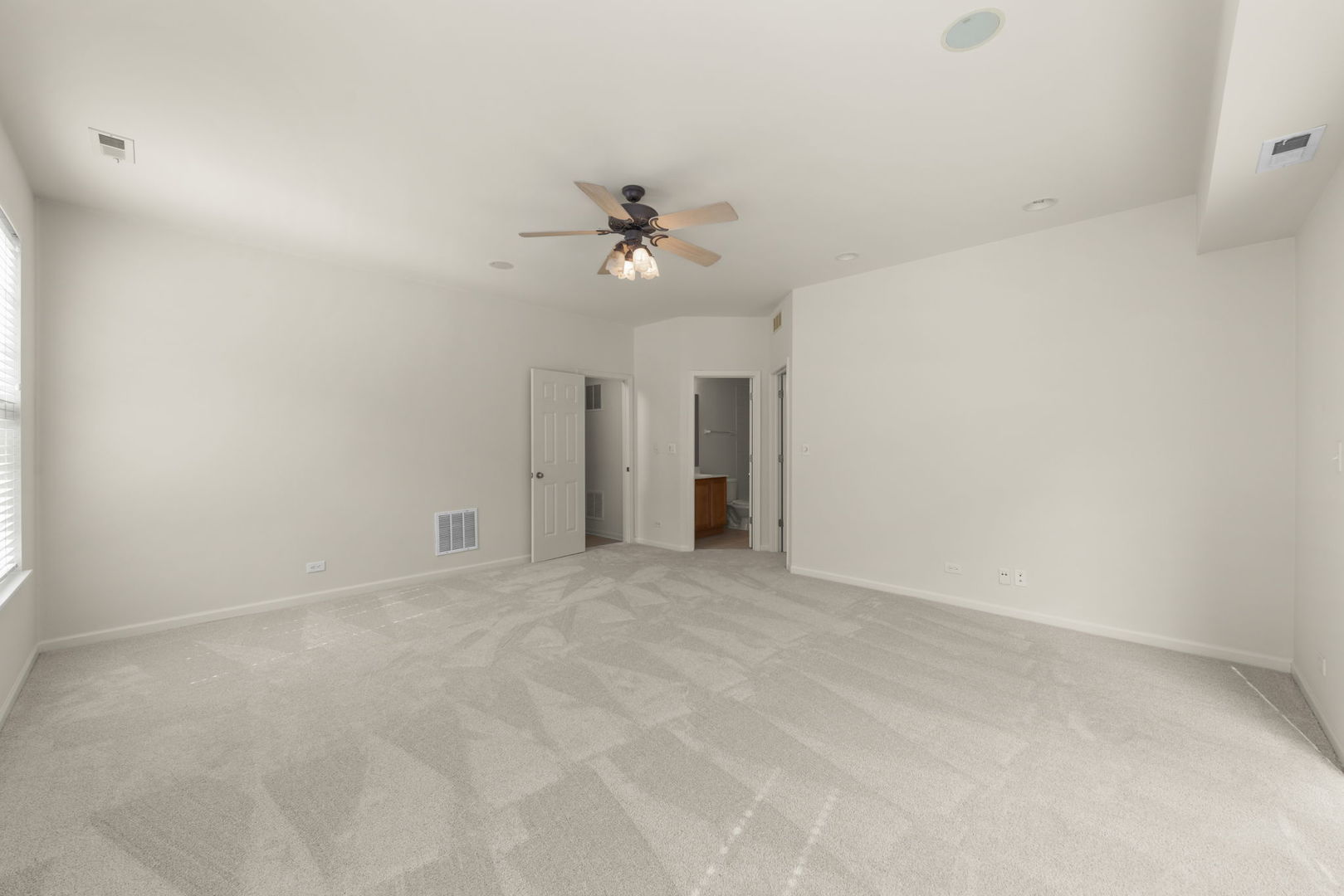 2348 Georgetown Court, Aurora, IL 60503