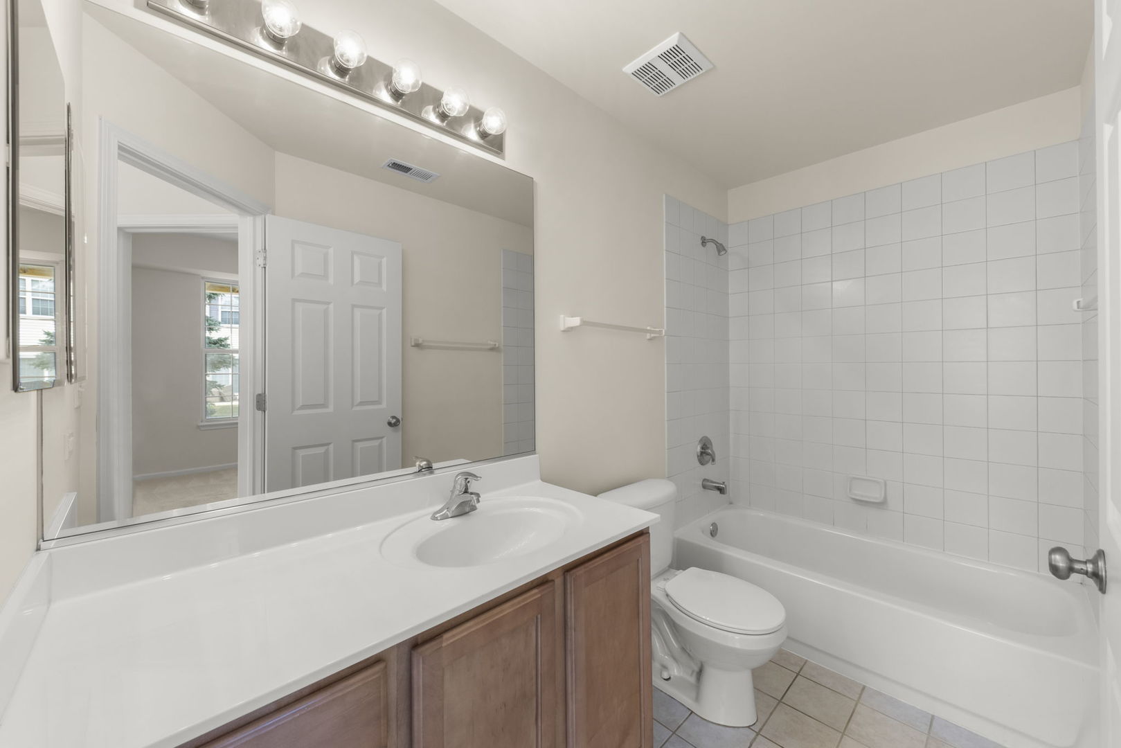 2348 Georgetown Court, Aurora, IL 60503