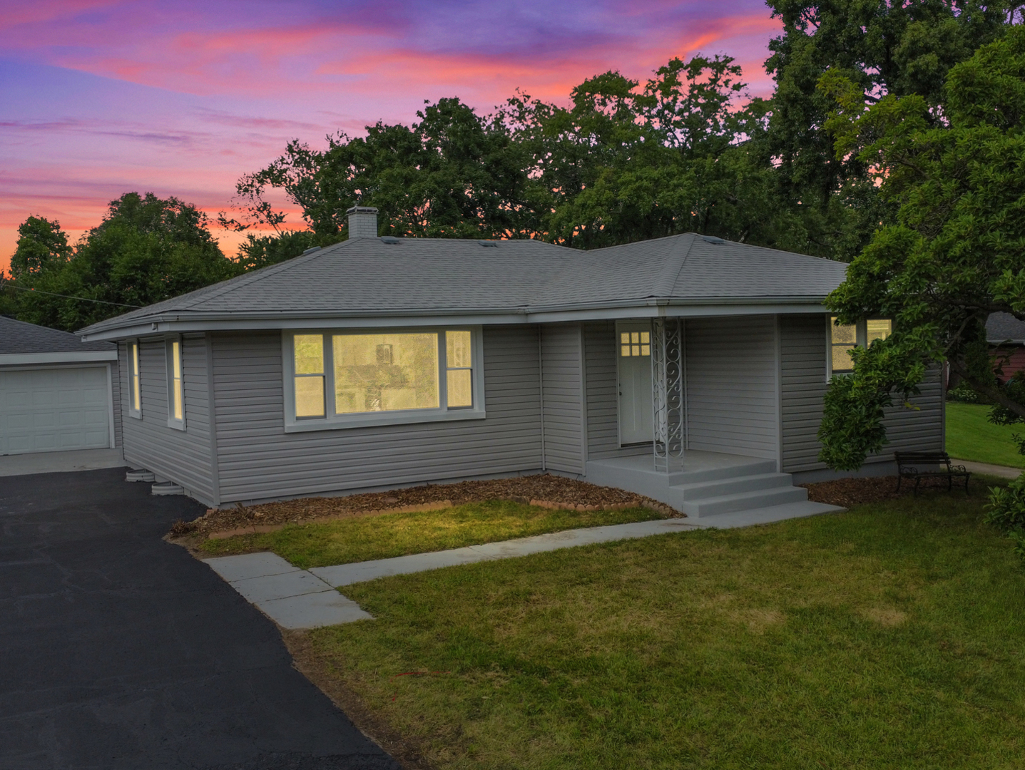 6154 Pershing Avenue, Downers Grove, IL 60516