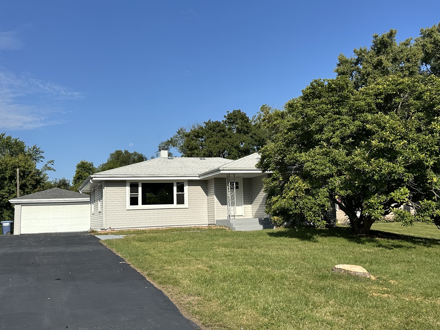 6154 Pershing Avenue, Downers Grove, IL 60516