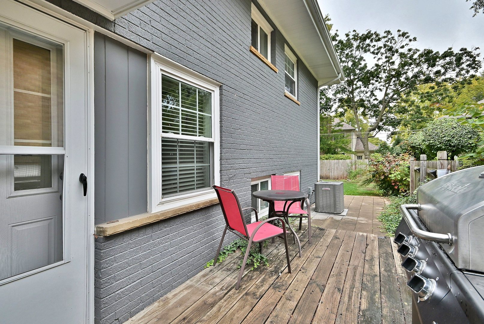 711 Cadillac Drive, Wheaton, IL 60187
