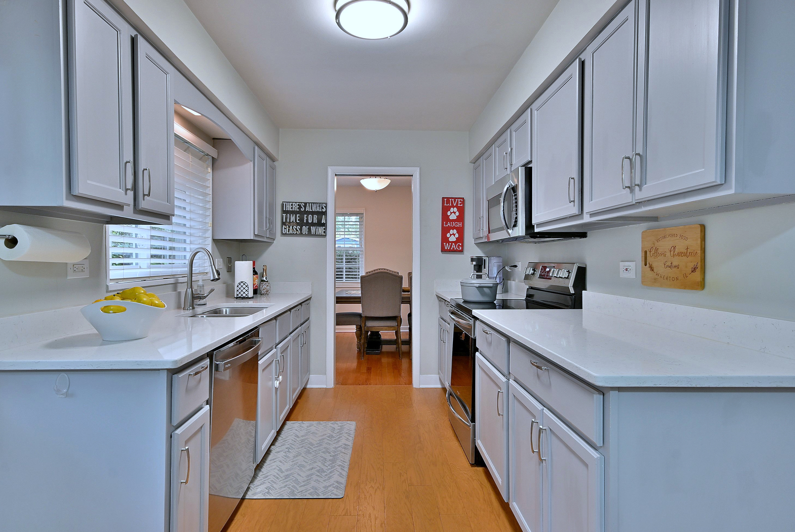 711 Cadillac Drive, Wheaton, IL 60187