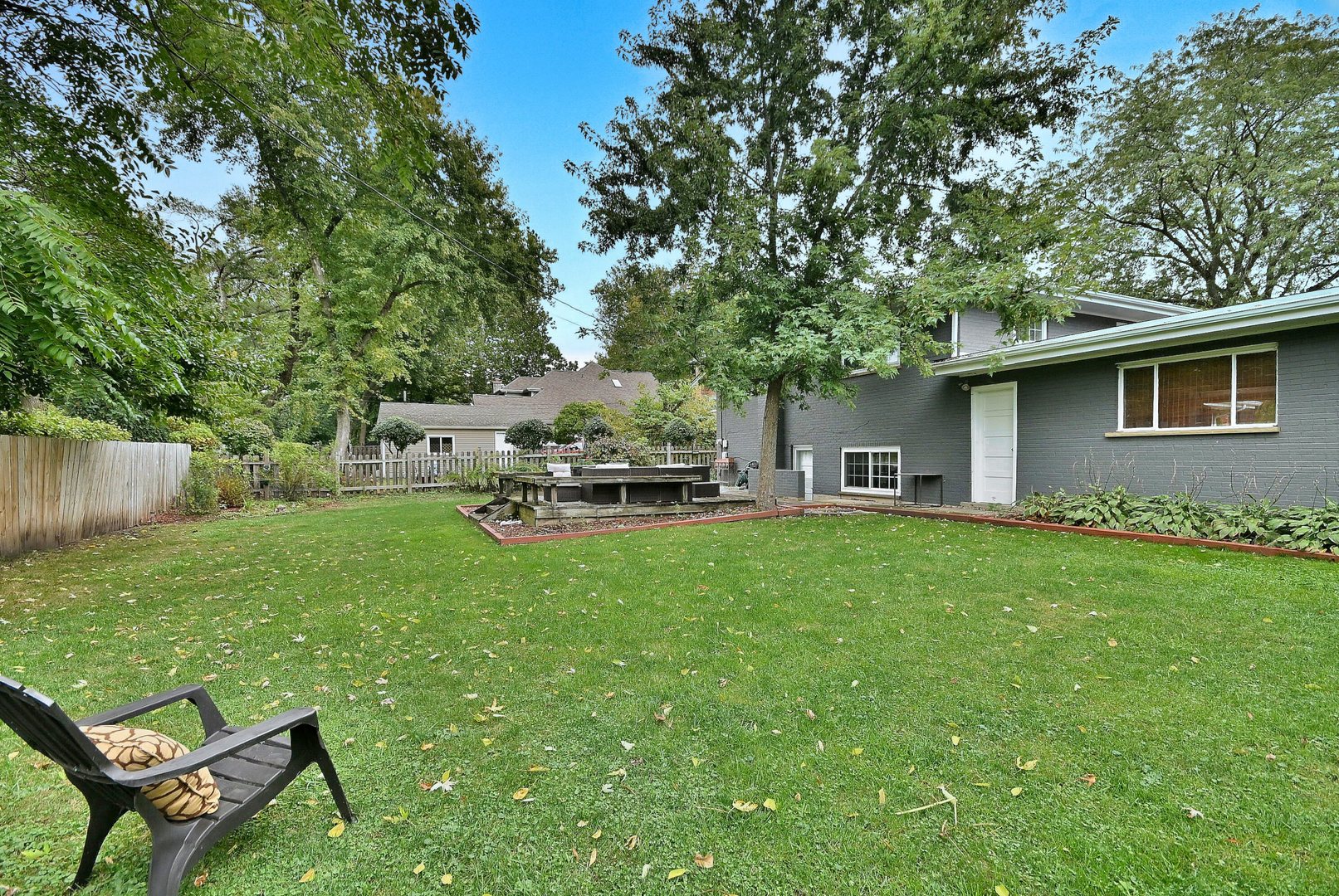 711 Cadillac Drive, Wheaton, IL 60187