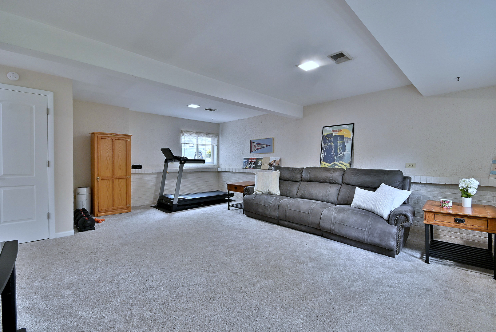 711 Cadillac Drive, Wheaton, IL 60187