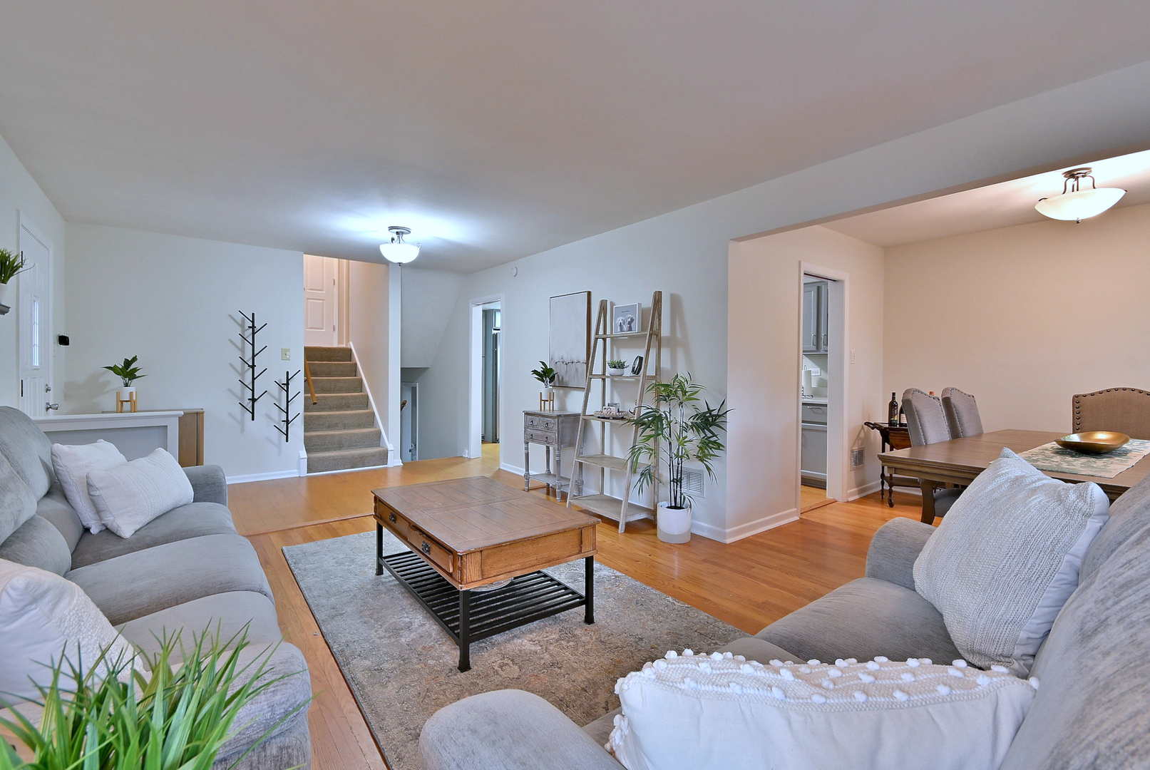 711 Cadillac Drive, Wheaton, IL 60187