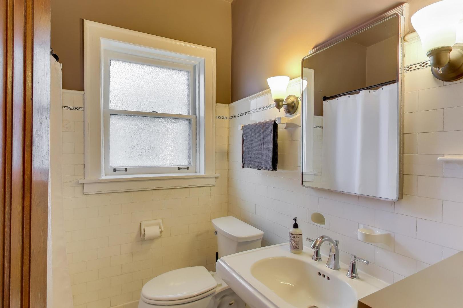 34 Le Moyne Parkway, Oak Park, IL 60302