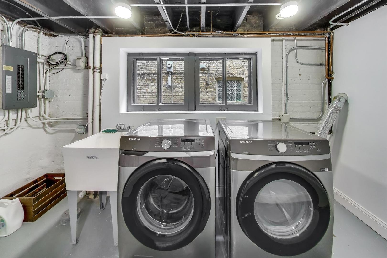 34 Le Moyne Parkway, Oak Park, IL 60302