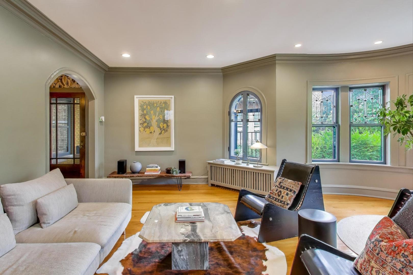 34 Le Moyne Parkway, Oak Park, IL 60302