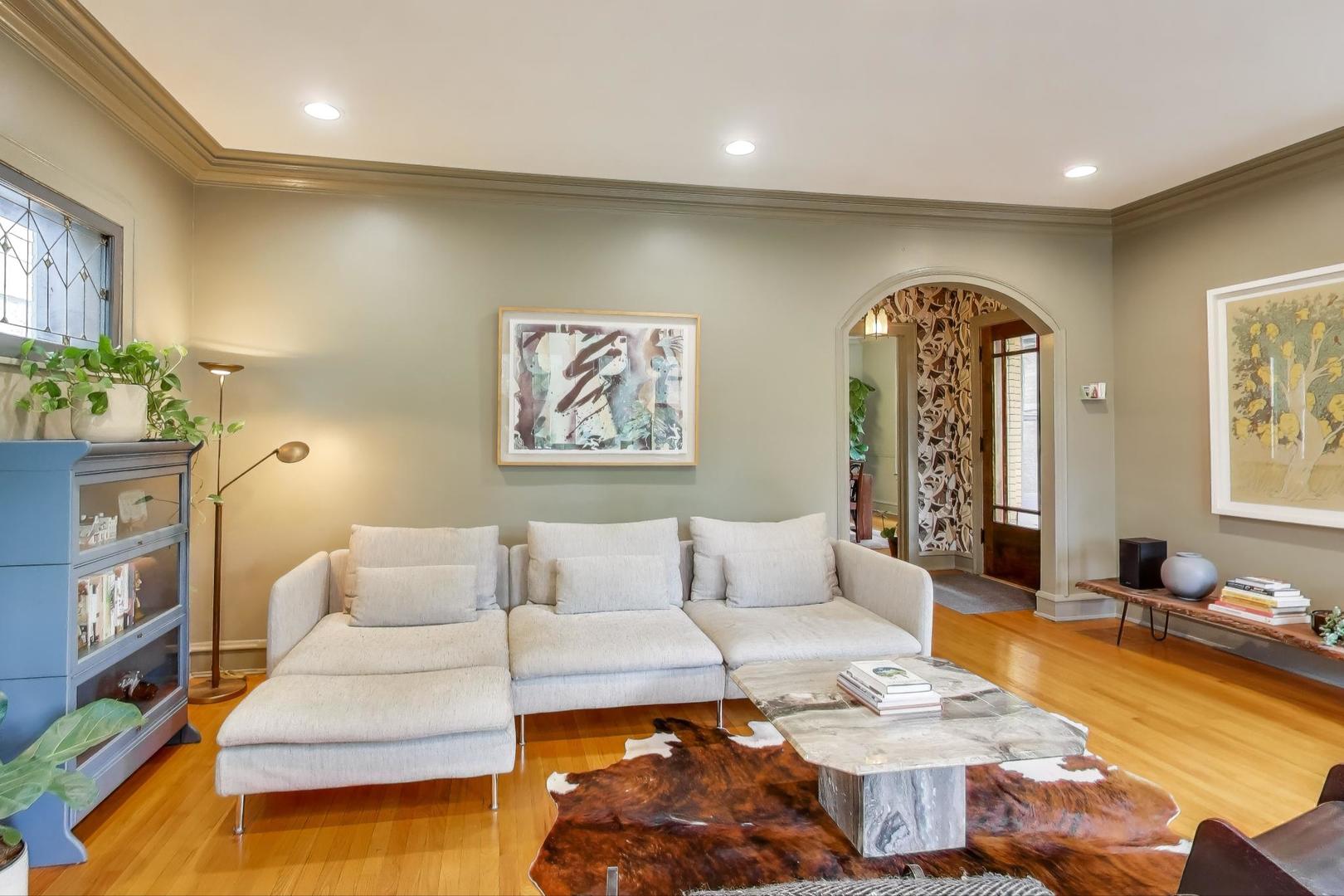 34 Le Moyne Parkway, Oak Park, IL 60302