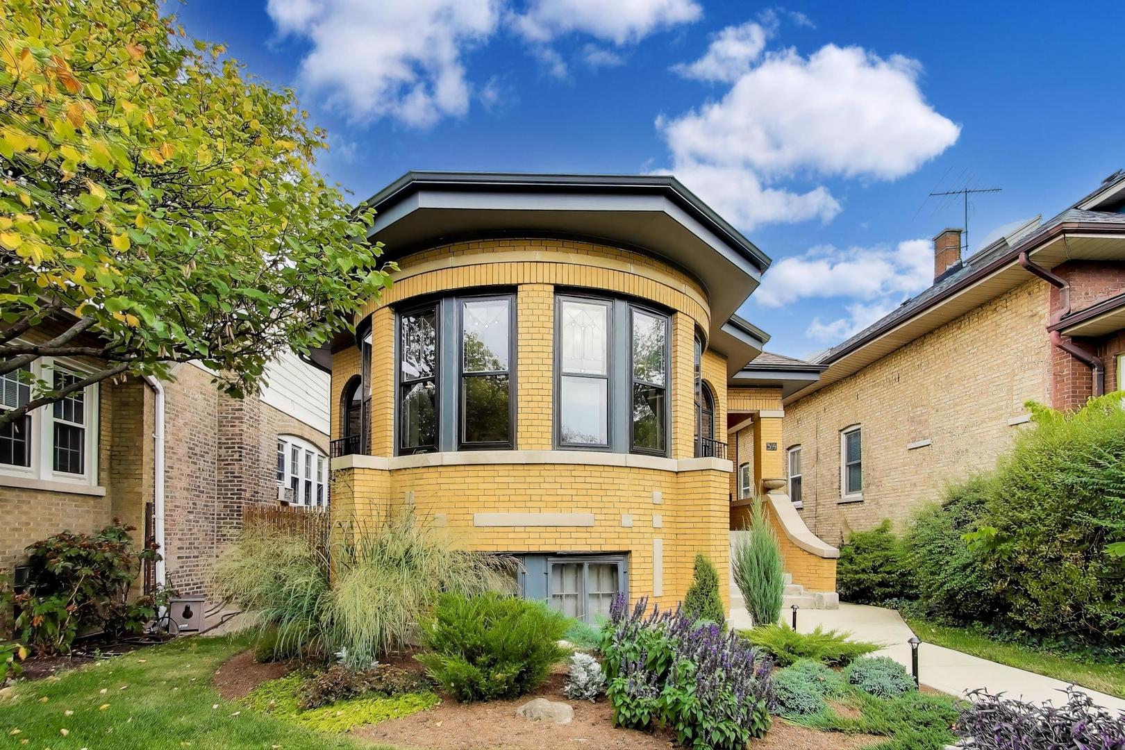 34 Le Moyne Parkway, Oak Park, IL 60302