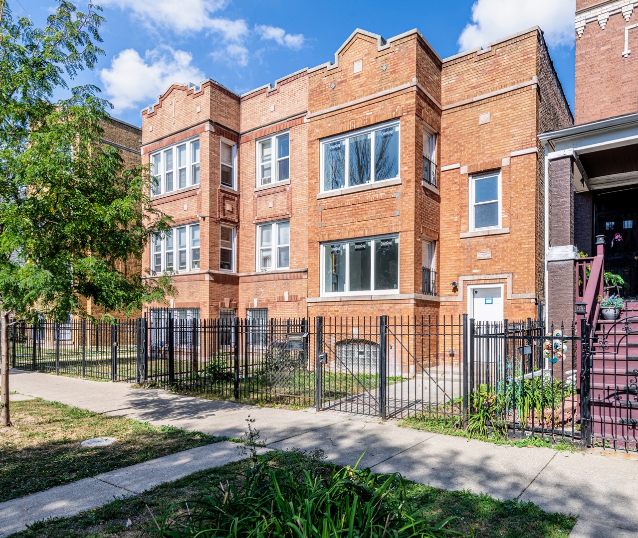 4044 W Kamerling Avenue, Chicago, IL 60651