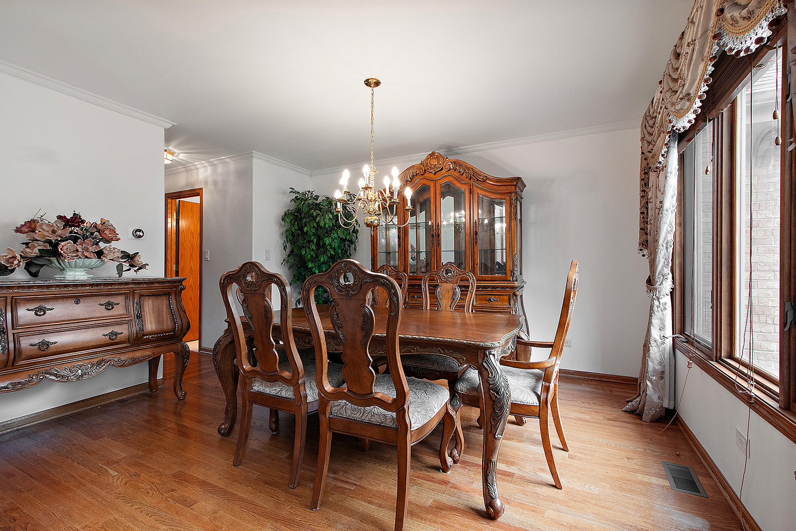 8036 Blarney Road, Tinley Park, IL 60477