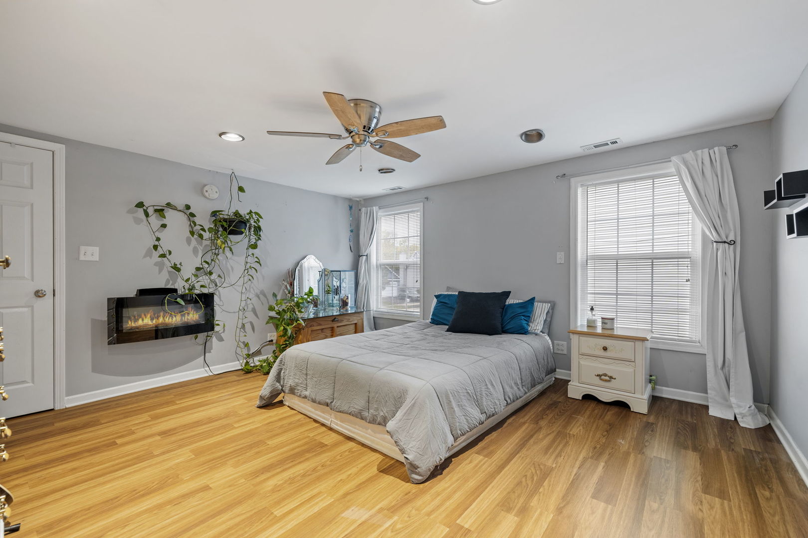 308 Foxworth Court, Aurora, IL 60502