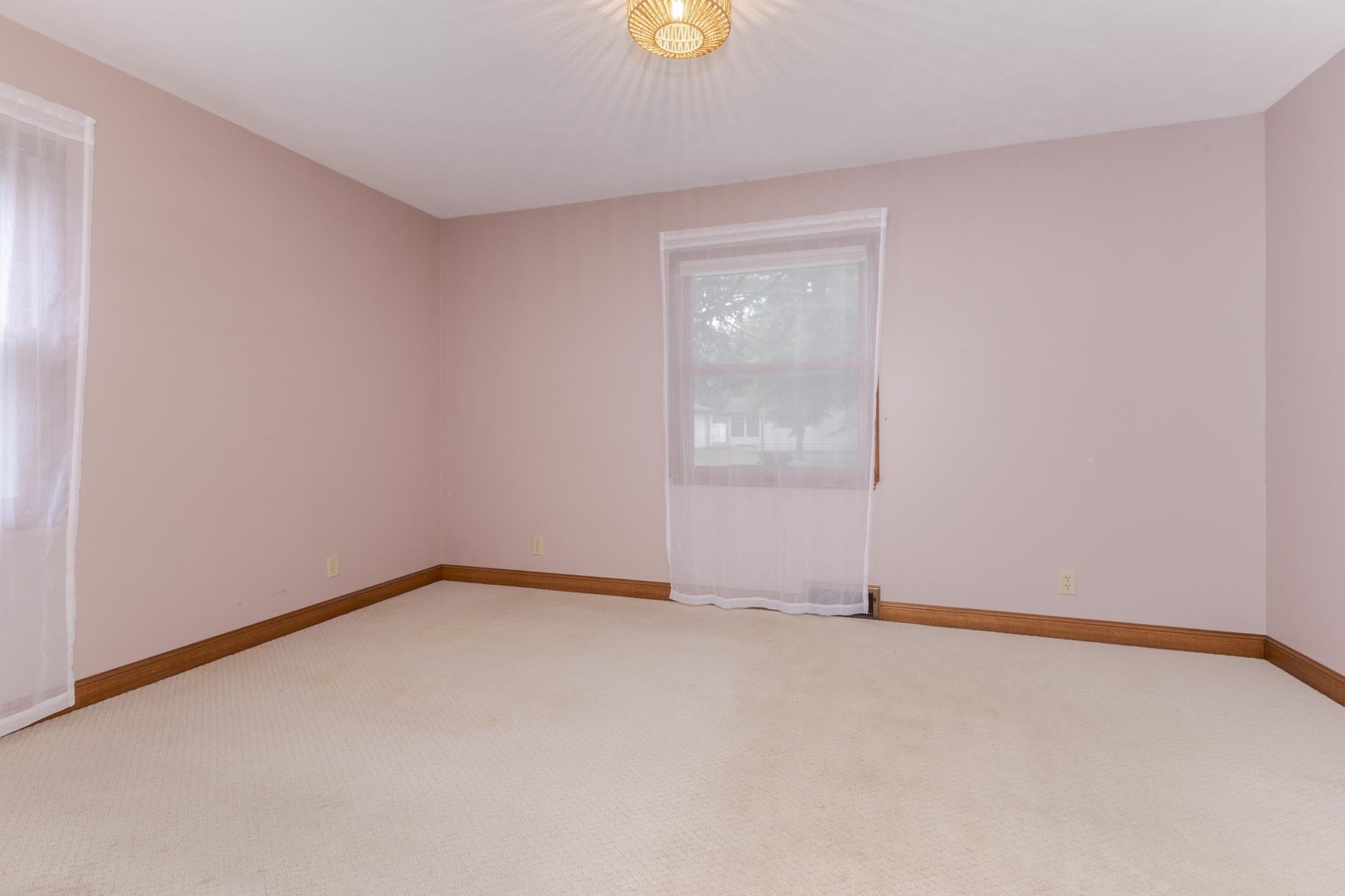 1114 Beechwood Avenue, Bloomington, IL 61701